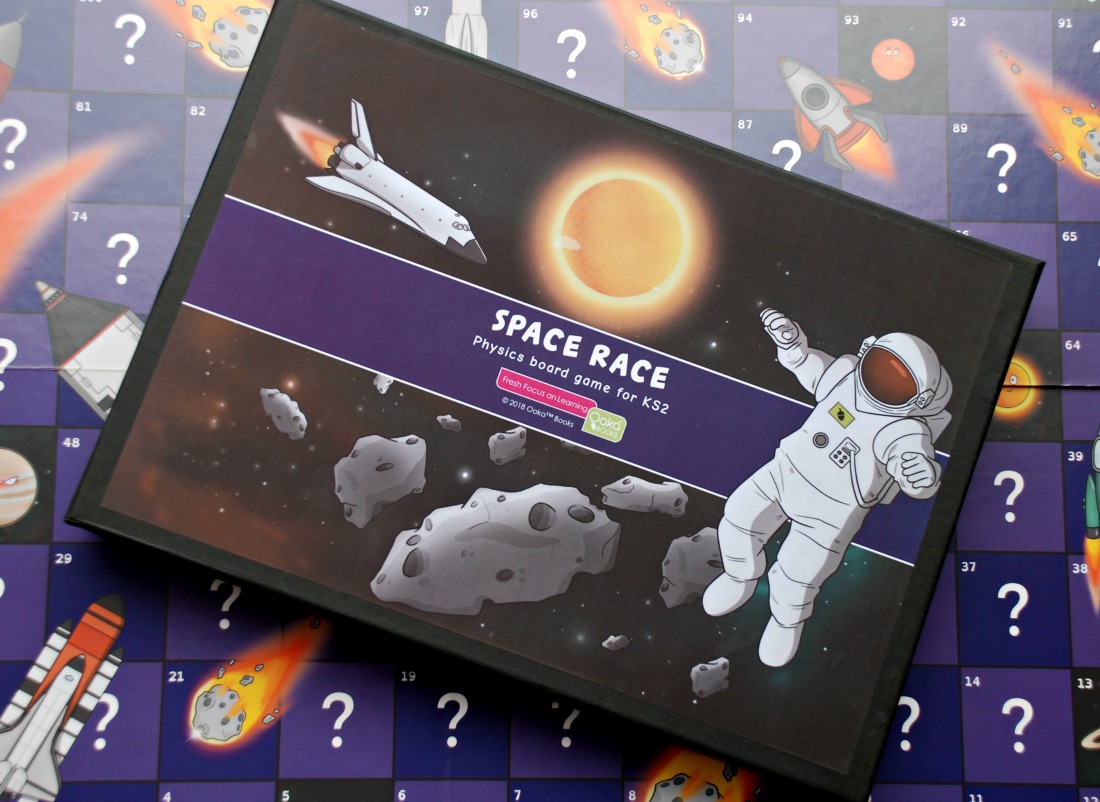Space Race Game by Oaka Books